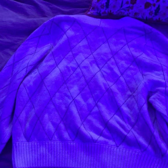 Light pink and white with bottoms and v neck sweater! - Picture 4 of 4